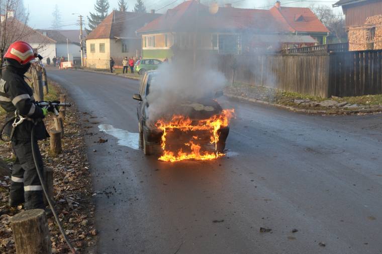 Egyetlen nap alatt két autó gyulladt ki Csíkszeredában