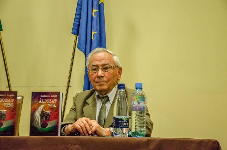 Könyv a túlélésről, az embernek maradásról