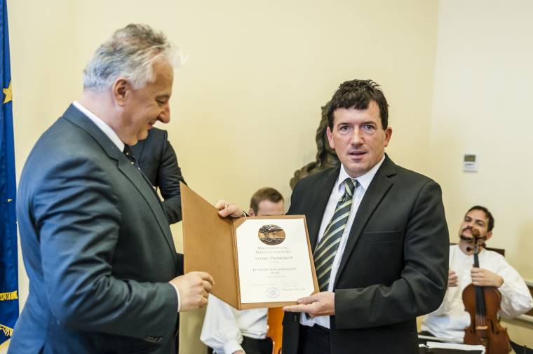 Semjén: kiállunk az ártatlanul üldözött magyar vezetők mellett