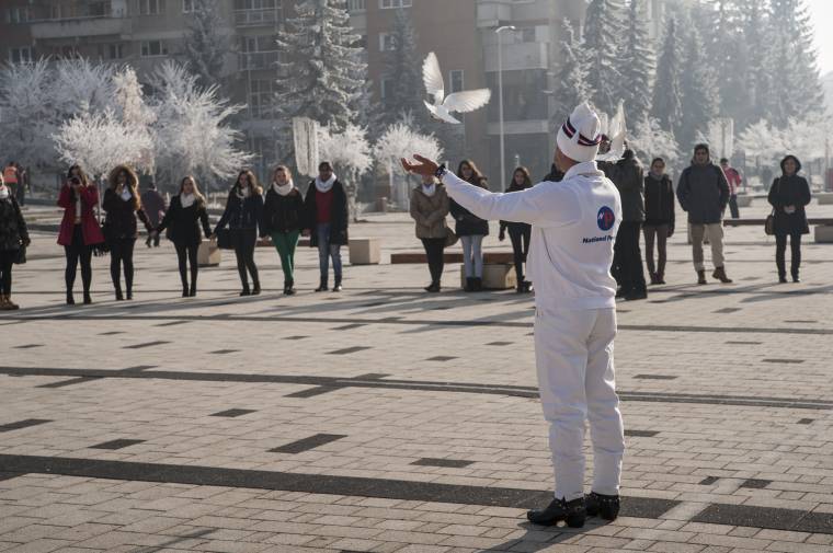 Családon belüli békét hozó galambok Csíkszeredában