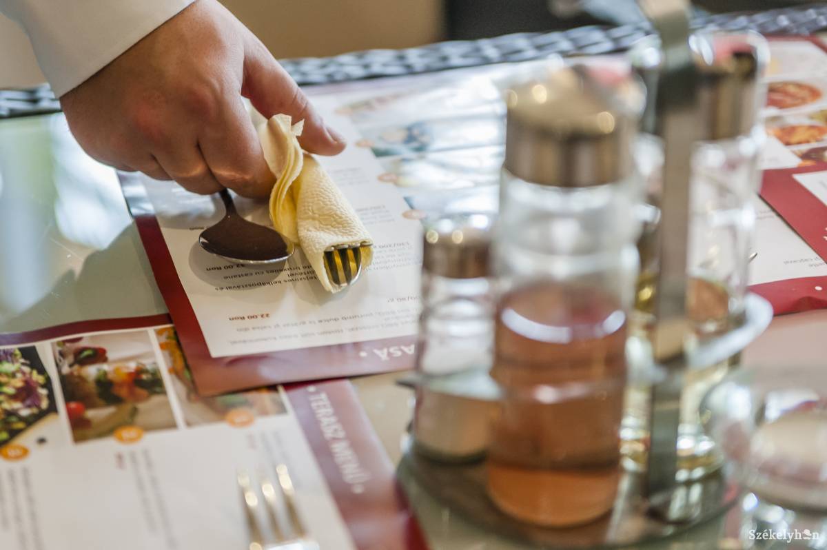 Szezonban vagy azon kívül az alkalmazottnak biztosítani kell a pihenőidőt szabadnapok formájában, ha lehet, hétvégén – rendelkezik a törvény. Képünk illusztráció •  Fotó: Veres Nándor