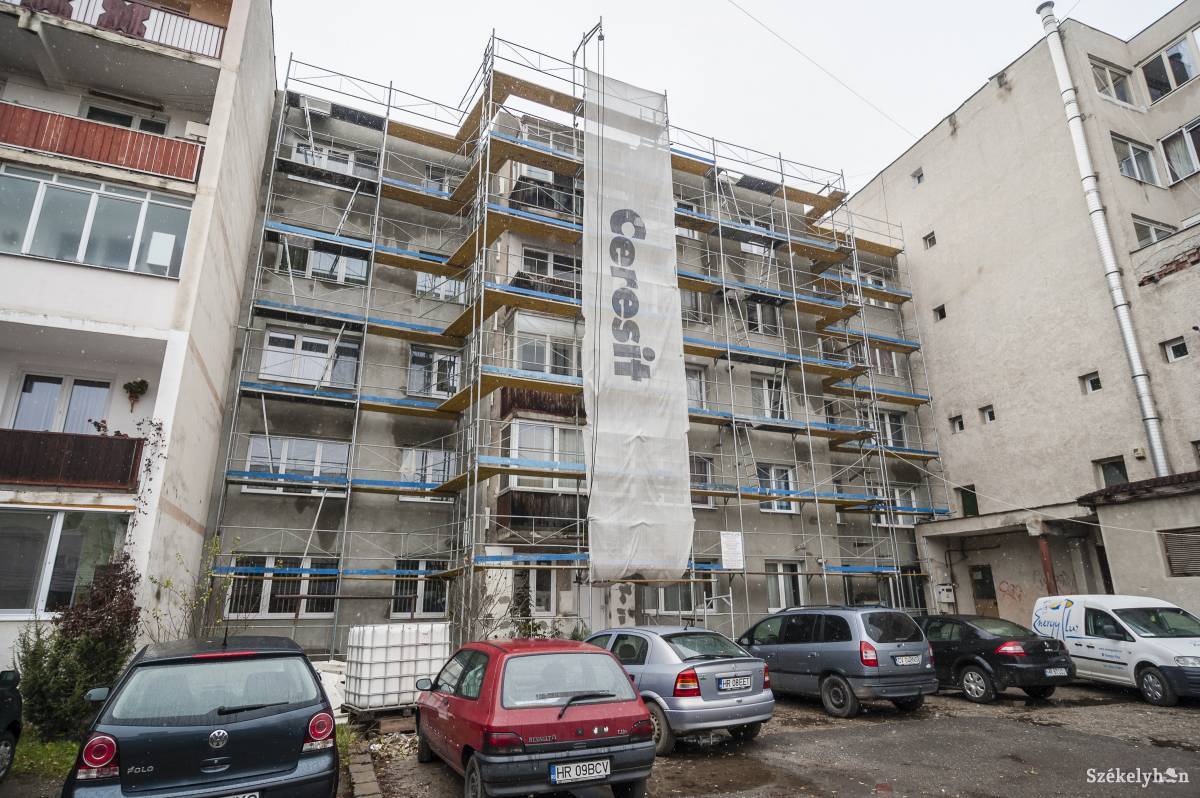 A tömbház-hőszigetelések iránt változatlan az érdeklődés. Teljesíteni kell a feltételeket •  Fotó: Veres Nándor