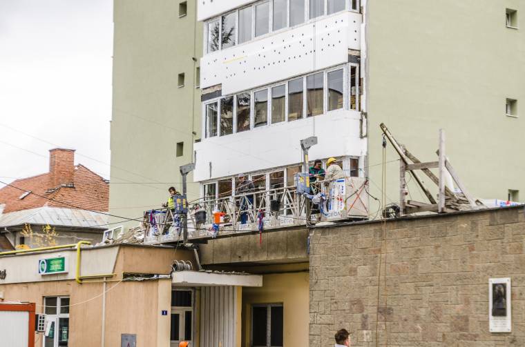 A hőszigetelések befejeződtek, a bonyodalmak még nem