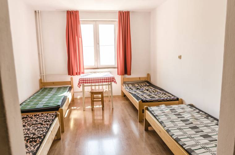 Volt bentlakásba költöztetnék a rászorulókat – a szomszéd iskolák tiltakoznak
