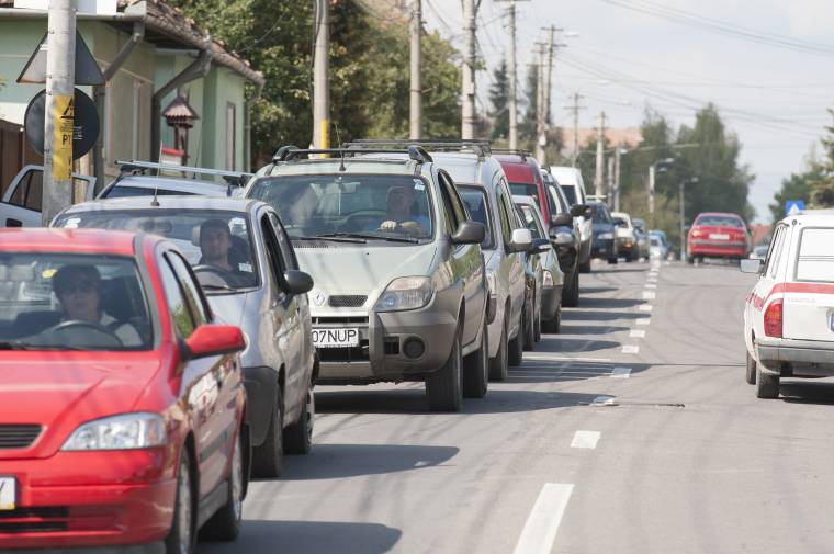 Felfüggesztik a járművek forgalmi engedélyét, ha adásvétel után legtöbb 90 napon belül nem kérik az átírást