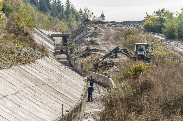 Helyreállítási munkálat a zagytározónál: 85 százalékban kész