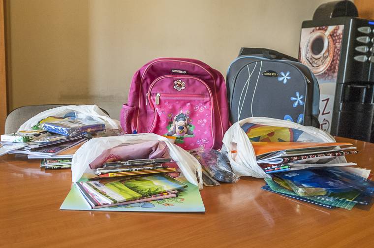 Tanszergyűjtés Csíkban a rászoruló családoknak
