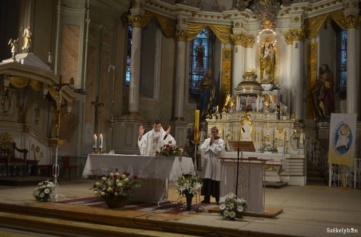 &bullet;  Fotó: Iochom Zsolt