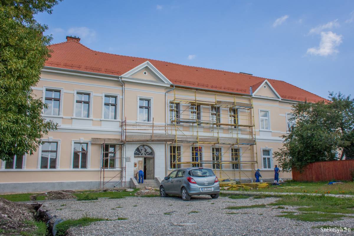 &bullet;  Fotó: Pinti Attila