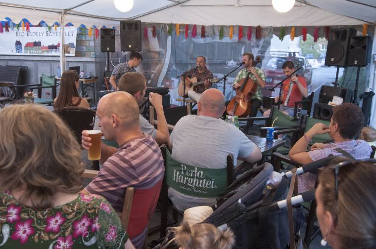 Csíkszeredai Városnapok: aktuális témákról az Erdély Café – Orpheus sátorban
