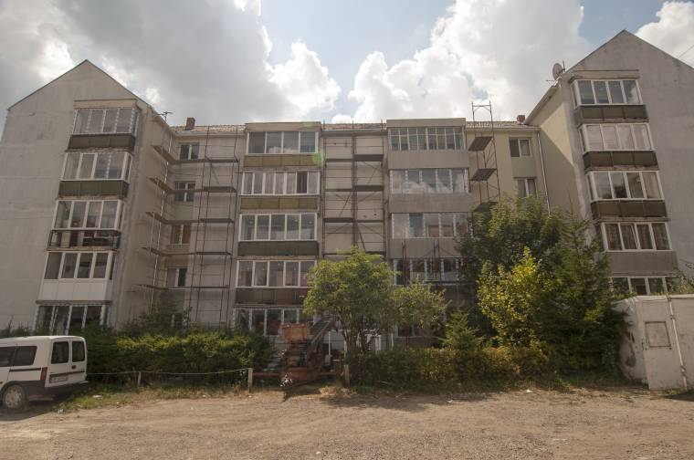 Új kivitelező kell befejezze a hőszigetelést