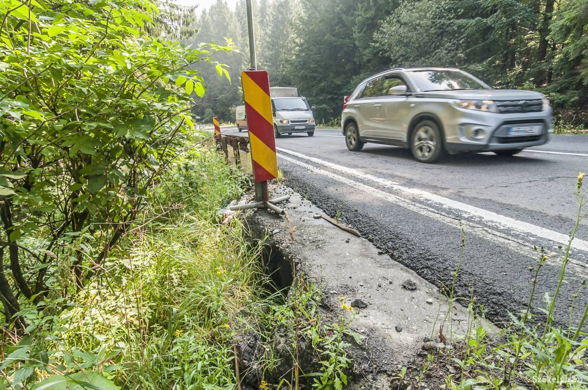 A 13A jelzésű országúton van a legtöbb javítanivaló. Archív •  Fotó: Veres Nándor