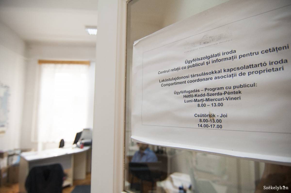 A városháza megszabott program szerint várja a lakószövetségek vezetőit. Ennél többre van szükség •  Fotó: Veres Nándor