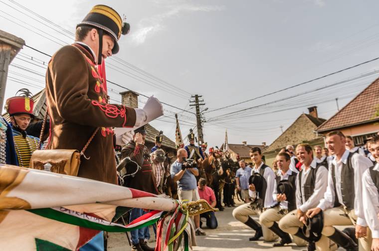 Huszártoborzó alcsíki településeken