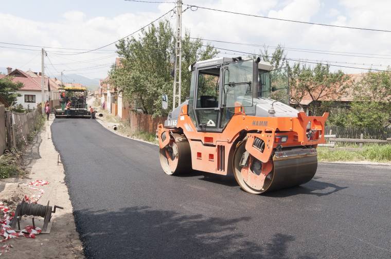 Útfelújításokra, építkezésre igényelt pénzt a megyei és a csíkszeredai önkormányzat
