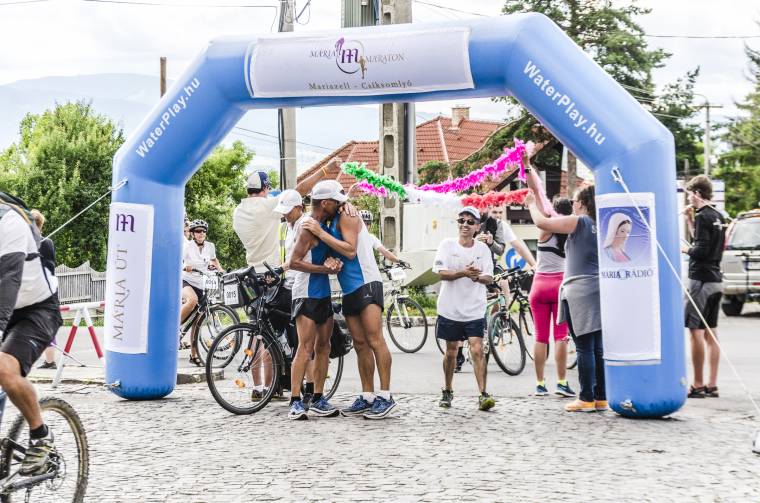 Csíksomlyón értek célba a Mária-maraton résztvevői