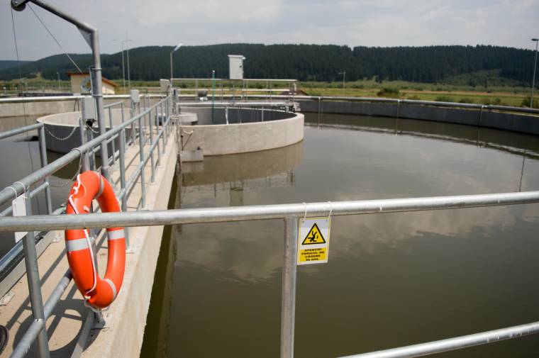 Uniós forrásból korszerűsítik Arad megyei és magyarországi települések szennyvíztisztító telepét