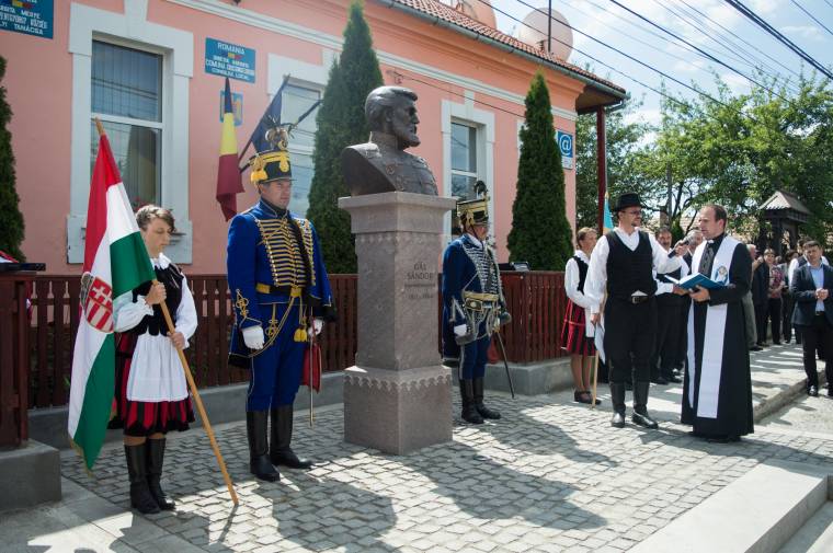Felavatták Gál Sándor mellszobrát Csíkszentgyörgyön