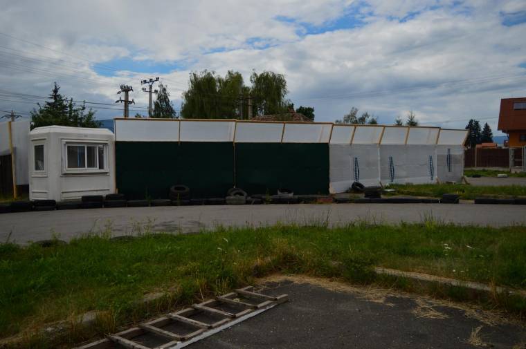 Hangfogókat helyeztek ki és csendesítettek a gokartok motorjain