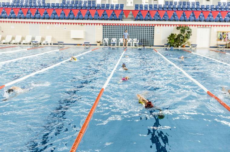 Négy csobbanásmentes hét vár majd az uszodalátogatókra