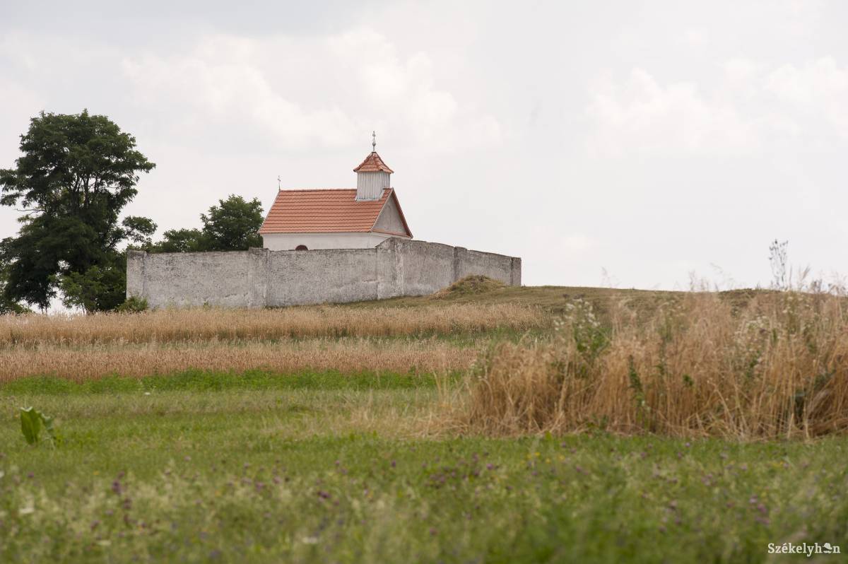 A csíkszenttamási Szent Anna-kápolnánál vasárnap tartják a búcsút. Archív •  Fotó: Veres Nándor