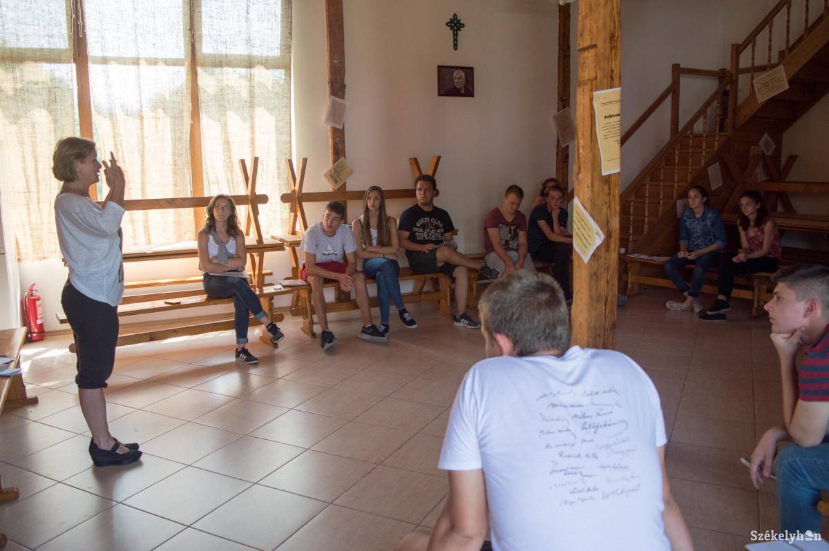 A csíkcsomortáni verstábor •  Fotó: Sándor Csilla