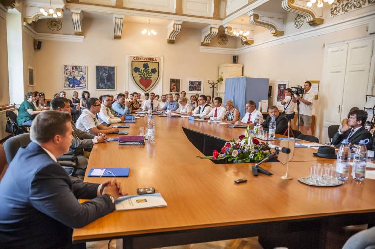 Nem tehette le a hivatali esküt Ráduly Róbert Kálmán