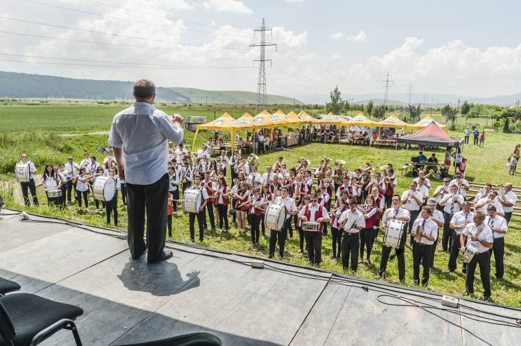 Fúvószenekarokkal ünnepeltek Csíkmadarason