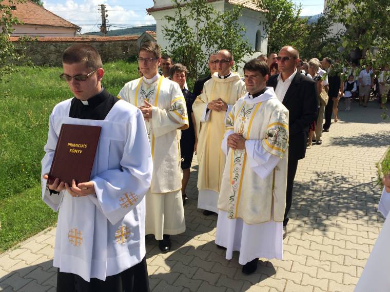 Bemutatta első szentmiséjét a csíkbánkfalvi Farkas Zsombor