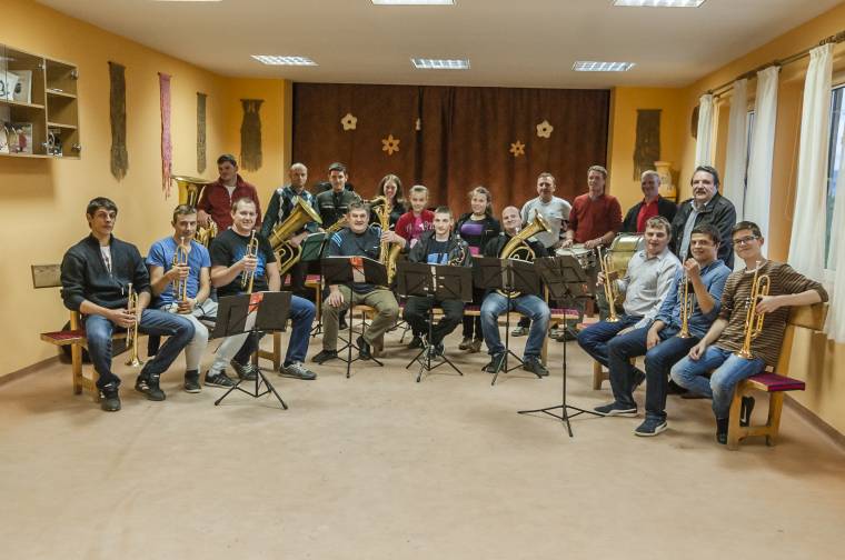 Bemutatkozik a Csíkszentimrei Zöld Fák Fúvószenekar