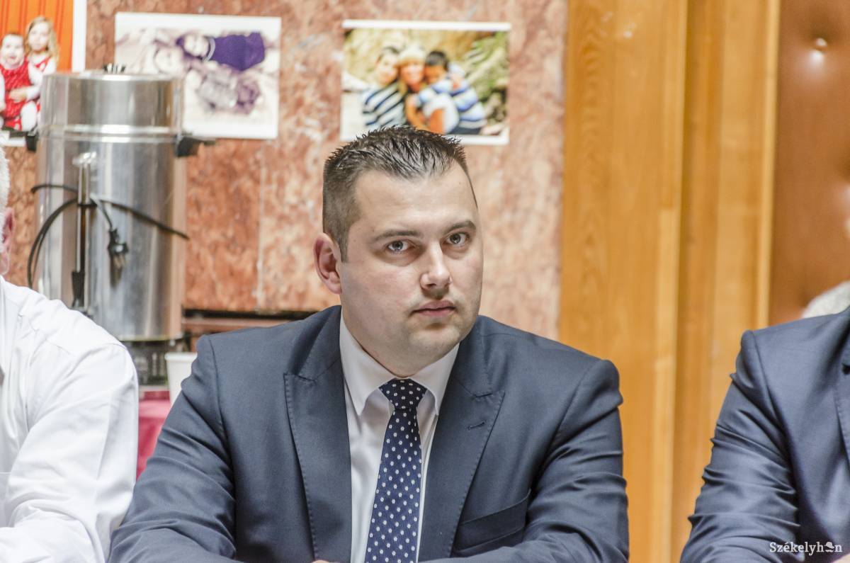 Barti Tihamér. Legyőzte a Borboly Csaba által támogatott Bende Sándort •  Fotó: Gecse Noémi