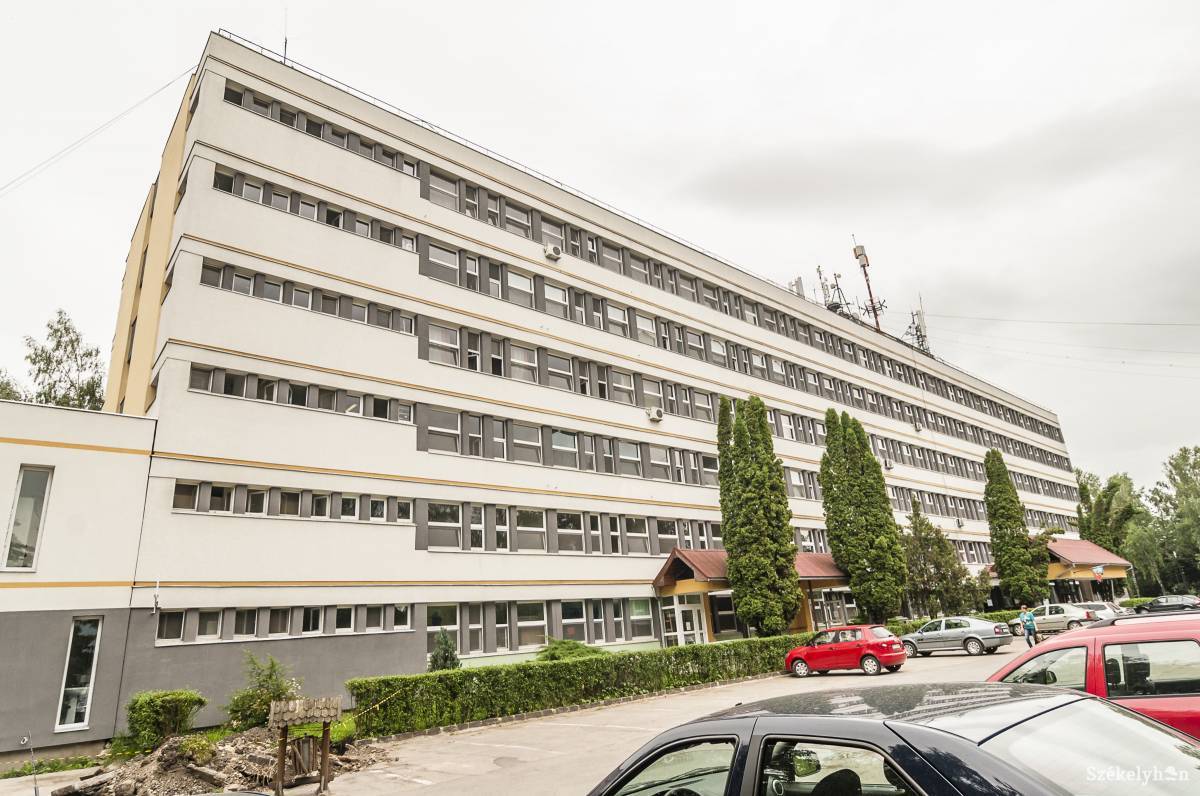 Jelenleg tilos a látogatás a csíkszeredai sürgősségi kórház fertőző- és gyermekosztályán. •  Fotó: Veres Nándor