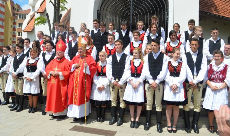 Közel száz csíkszeredai részesült a bérmálás szentségében