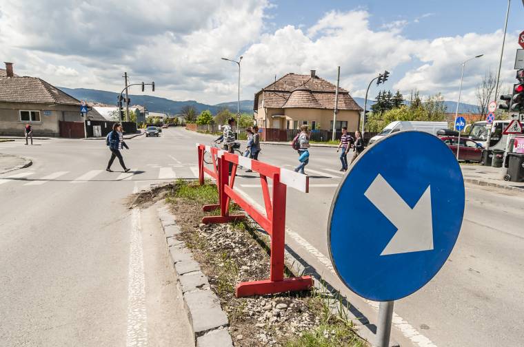 Útlezárások, forgalomkorlátozások – kellemetlen a helyszínen értesülni róluk