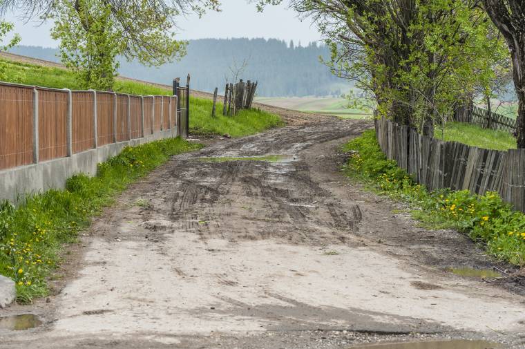 Hogy ne döcögjön a szekér – mezei utakat újítanak fel