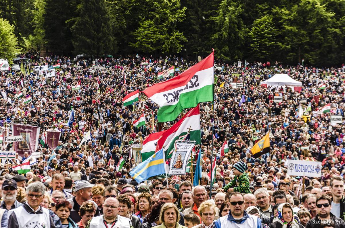 A meghívók remélik, jövő év elejére kiderül, ellátogat-e Csíksomlyóra Ferenc pápa. Archív •  Fotó: Gecse Noémi