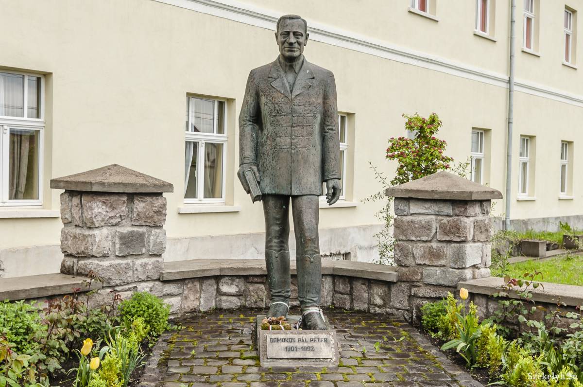 Domokos Pál Péter, Moldva, csángó, néprajzkutató, emlékezés