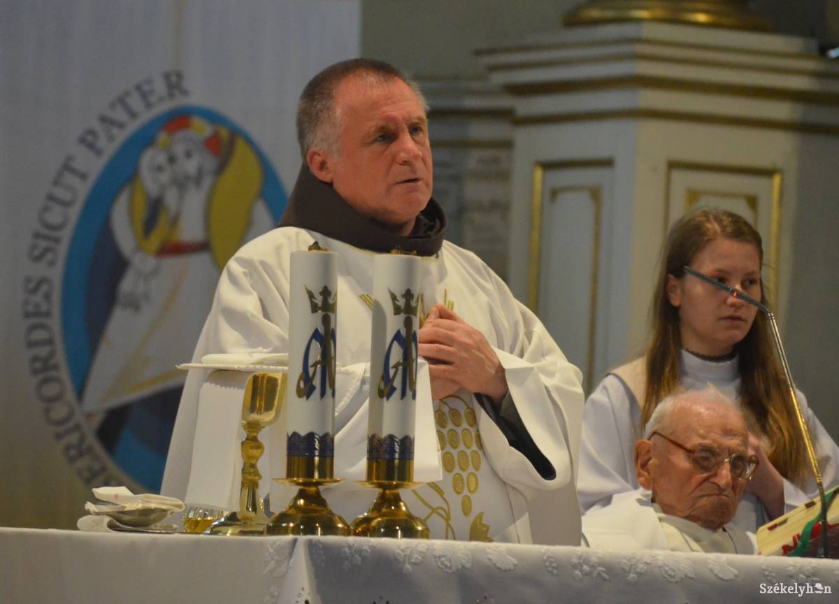 &bullet;  Fotó: Iochom Zsolt