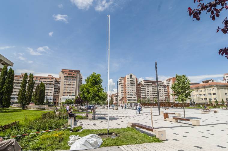 Pénteken új helyére kerül Csíkszereda főterén a székely zászló