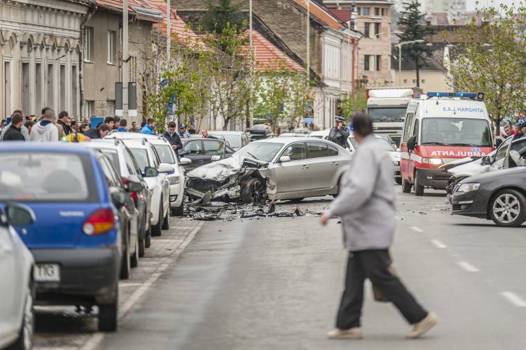 Nagy autó, fiatal sofőr – a legrosszabb kombináció