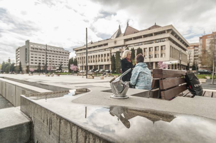 Rongálások miatt javítani kell a kutakat