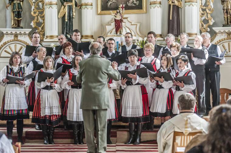 Felcsíki kórustalálkozó hétszáznál több részvevővel
