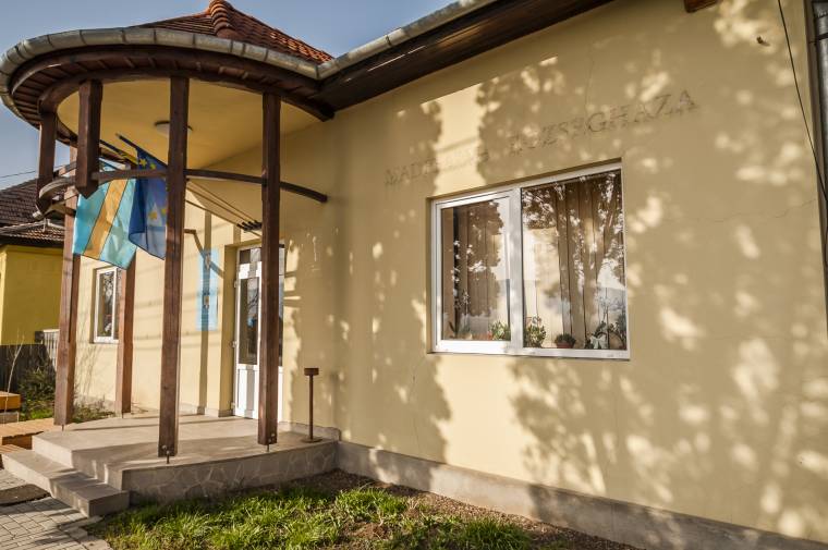 Új felirat kerül a madéfalvi községházára