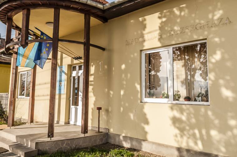 Új felirat kerül a madéfalvi községházára