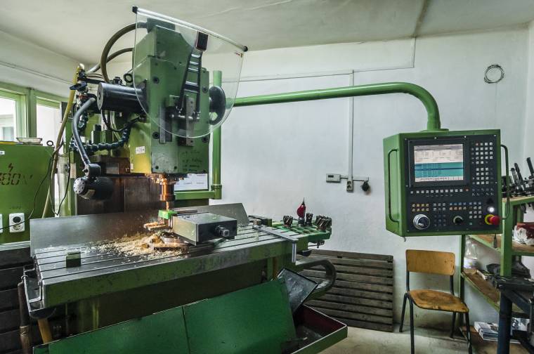 Fémmegmunkáló műhelyben beszélgettek a szakemberhiányról