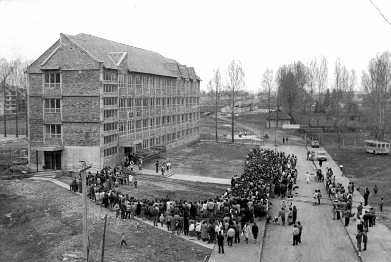 Negyedszázada költözhettek a magyar iskolába