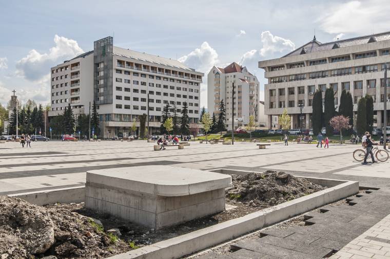 Nem lehet székely zászló a csíkszeredai Szabadság téren