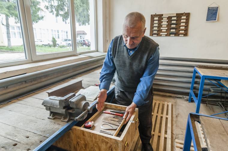 Pontosságot követelő szakmát tanulnak