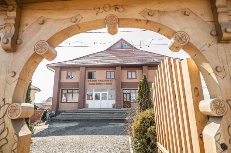 Községháza-feliratok: elutasítással is szembesült Dan Tanasă