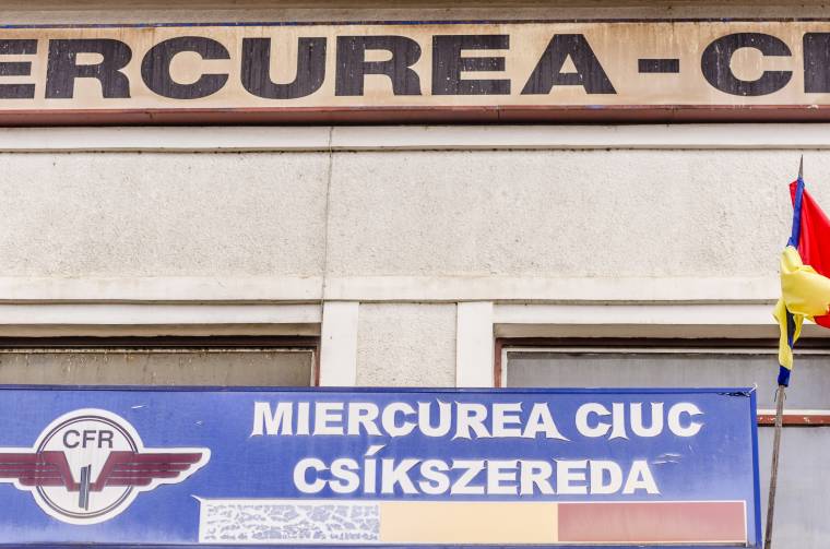 Hosszúra nyúlt fordítás után magyarul is szól a hangosbemondó